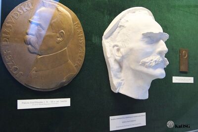 Maska pośmiertna Marszałka Józefa Piłsudskiego w Sali Tradycji KaOSG