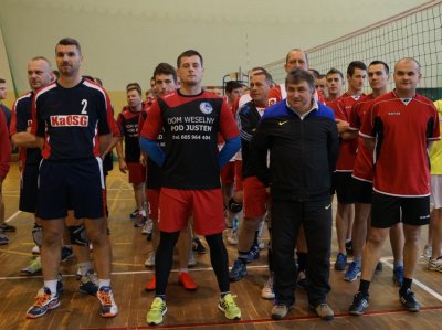 1 Mikołajkowy Turniej Samorządowy w Piłce Siatkowej Mężczyzn - źródło: Starostwo Powiatowe Nowy Sącz