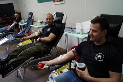 Krwiodawcy podczas akcji "spoKREWnieni służbą" na terenie KaOSG #2