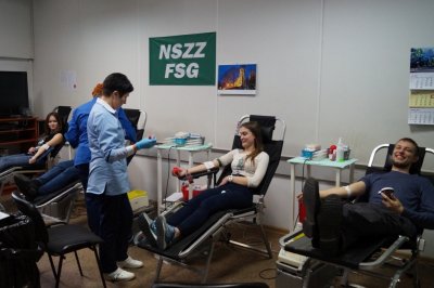 Krwiodawcy podczas akcji "spoKREWnieni służbą" na terenie KaOSG