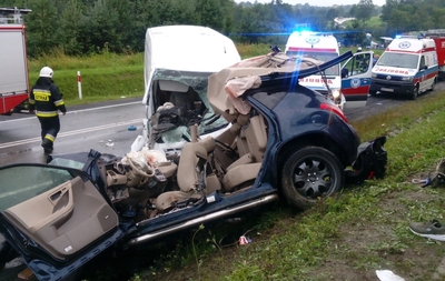 Funkcjonariusz z KaOSG udzielił pomocy uczestnikom wypadku
