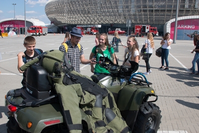 Rok po ŚDM - pokaz służb mundurowych przed TAURON ARENĄ #6