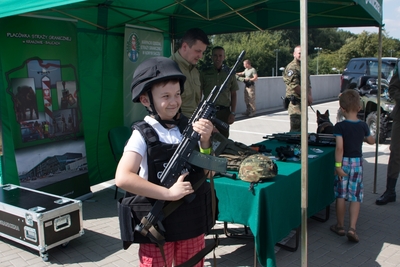 Rok po ŚDM - pokaz służb mundurowych przed TAURON ARENĄ #9