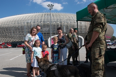 Rok po ŚDM - pokaz służb mundurowych przed TAURON ARENĄ #10