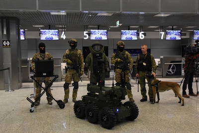 Przekazanie robota pirotechnicznego