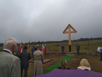 Kolejne miejsca pamięci odzyskują swój blask