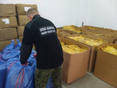 Funkcjonariusze KaOSG zlikwidowali nielegalną przetwórnię tytoniu 