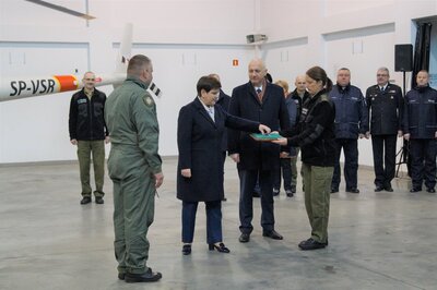 Przekazanie śmigłowca dla SG