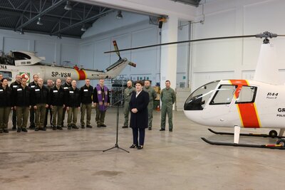 Przekazanie śmigłowca dla SG