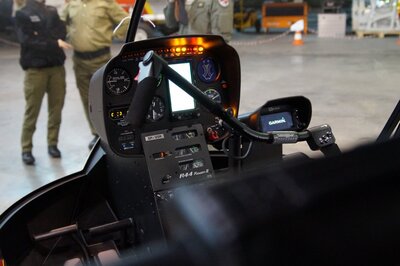 Przekazanie śmigłowca dla SG