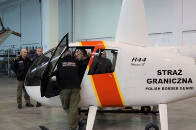 Przekazanie śmigłowca dla SG