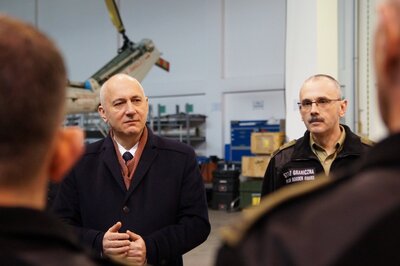 Przekazanie śmigłowca dla SG