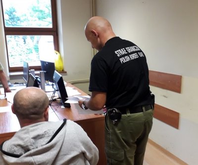 Pracował bez wymaganych dokumentów