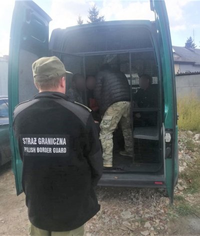 Pracowali nielegalnie na budowie