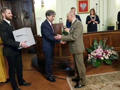 Wyjątkowy eksponat w sali tradycji KaOSG - fot. sadeczanin.info