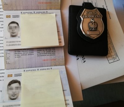 Z paszportem brata bliźniaka przez granicę 