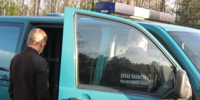 Z paszportem brata bliźniaka przez granicę 