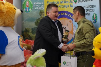 Strażnicy Graniczni podzielą się pluszakami 