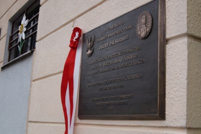Uroczyste odsłonięcie tablicy pamiątkowej Marszałka Józefa Piłsudskiego