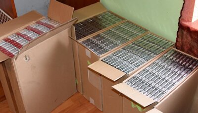 Krajanka tytoniowa i papierosy za prawie 230 tys. zł zatrzymane w powiecie wielickim