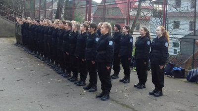W czwórki, w prawo - ZWROT!