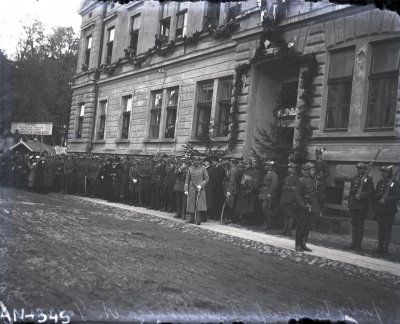 Wizyta Józefa Piłsudskiego w koszarach 1 PSP w Nowym Sączu 27 września 1921 r., AN 349