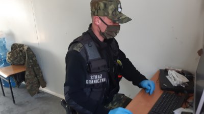 WYCHODZISZ Z DOMU? ZASŁOŃ USTA I NOS!