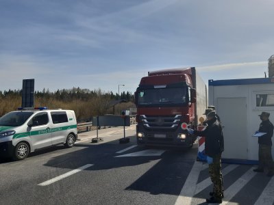 Udawali kierowców, chcąc uniknąć kwarantanny