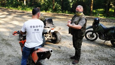 Kolejny „zmotoryzowany turysta” ukarany mandatem