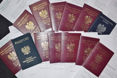 Chciał wjechać do kraju na podstawie paszportu PRL