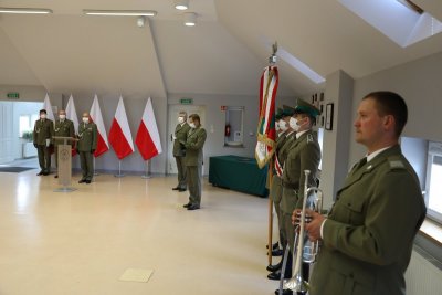 Pożegnanie odchodzącego na emeryturę funkcjonariusza Placówki SG w Tarnowie