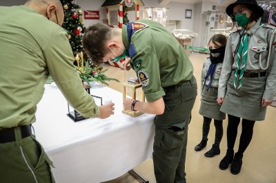 Betlejemskie Światło Pokoju dotarło do Karpackiego Oddziału SG