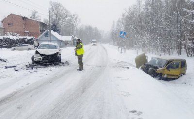 Najechali na kolizję i udzielili pomocy