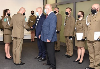 Awanse i wyróżnienia dla funkcjonariuszy krakowskich Placówek