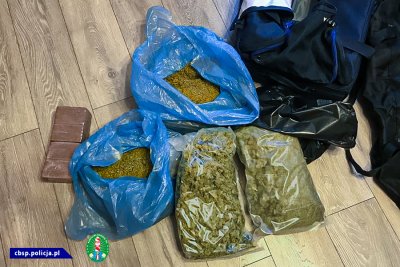 Gang rozbity przez KaOSG, CBŚP i hiszpańskie służby mógł przemycić do Polski 1,2 tony narkotyków