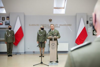 Pożegnanie funkcjonariusza ze służbą Uroczyste pożegnanie funkcjonariusza w Sali Tradycji KaOSG