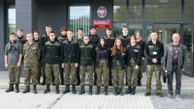 Funkcjonariusze PSG w Tarnowie podczas prelekcji dla młodzieży Funkcjonariusze PSG w Zakopanem podczas prelekcji dla młodzieży