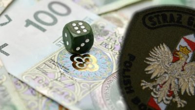 Zamiast owoców i warzyw nielegalne automaty do gier - fot.  ShutterStock 