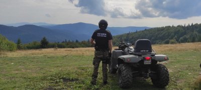 Więcej patroli na terenach leśnych Funkcjonariusze KaOSG podczas wspólnej służby na szlaku
