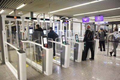 System „Bramek ABC” (Automated Border Control) na podkrakowskim lotnisku ma nową funkcjonalność