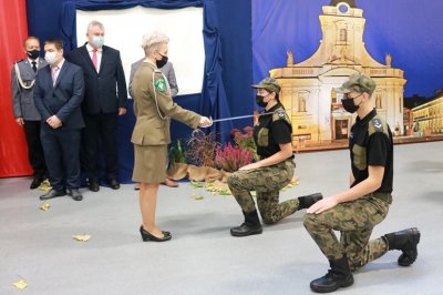 Uczniowie klas mundurowych z Gromnika złożyli ślubowanie