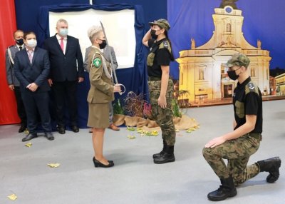 Uczniowie klas mundurowych z Gromnika złożyli ślubowanie