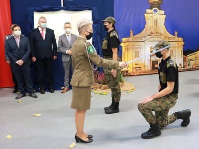 Uczniowie klas mundurowych z Gromnika złożyli ślubowanie