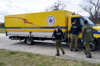 Służby w gotowości - funkcjonariusze KaOSG podczas ćwiczeń z wykorzystaniem szpitala polowego