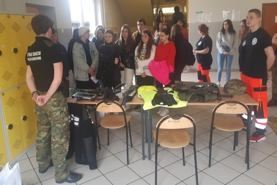 Dni otwarte szkoły z zakopiańskimi strażnikami granicznymi