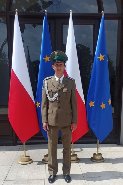 Funkcjonariusz z Placówki SG w Kielcach został odznaczony przez Prezydenta RP 