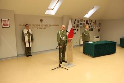 10 nowo przyjętych strażników granicznych złożyło rotę ślubowania 