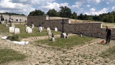 Kolejne nekropolie odzyskują swój blask