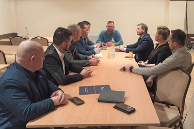Funkcjonariusz KaOSG na spotkaniu przedstawicieli Honorowych Krwiodawców służb mundurowych z Dyrektorem Centrum Krwiodawstwa i Krwiolecznictwa MSWiA 