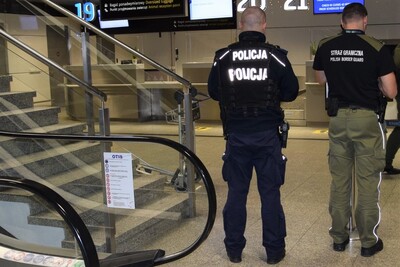 Wspólne ćwiczenia służb w porcie lotniczym Kraków - Balice 